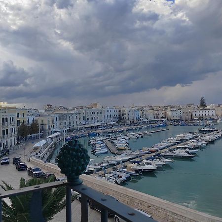 דירות טרני La Finestra Sul Porto מראה חיצוני תמונה